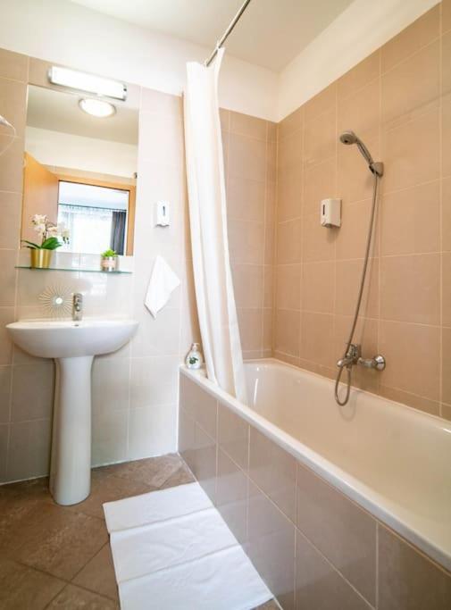 Free Parking! Soho Budapest 304, 4 Ppl, Ac, Fast Wifi, Smart Tv Exterior photo