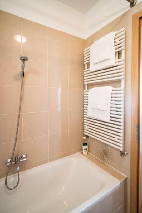 Free Parking! Soho Budapest 304, 4 Ppl, Ac, Fast Wifi, Smart Tv Exterior photo